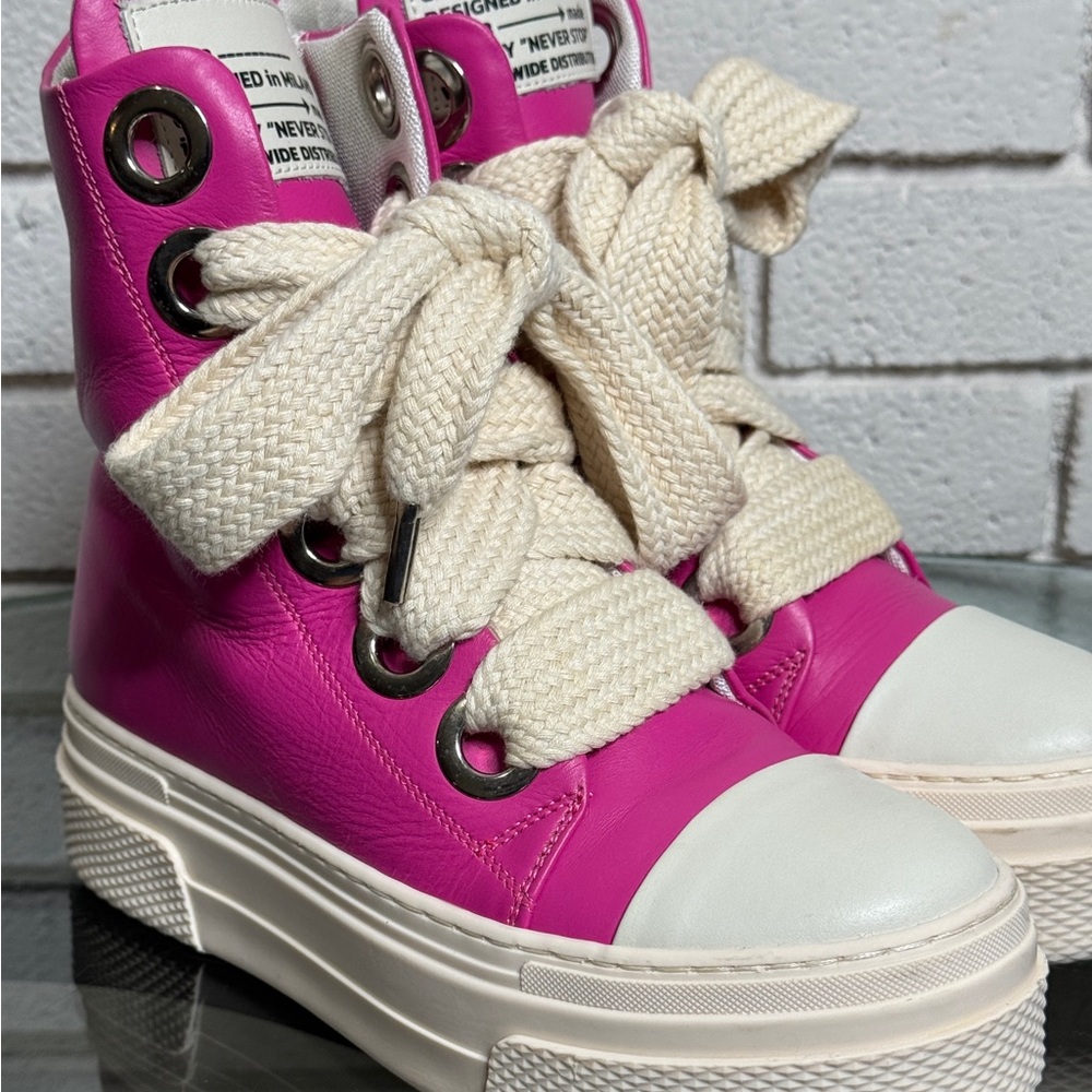 CR03 women’s Italian platform boots. Pink High-Top Sneakers with Cream Laces